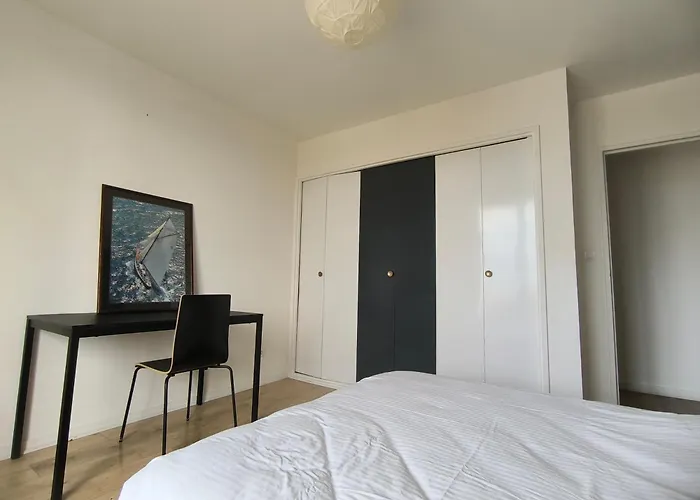 Joli T2 Lumineux Avec Balcon Et Wifi - Proche Cv