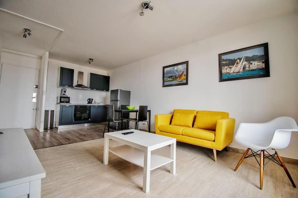 Apartment Joli T2 Lumineux Avec Balcon Et Wifi - Proche Cv